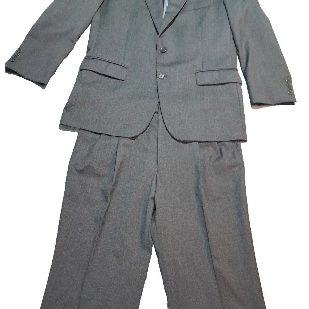 Brooks Brothers 1818 Madison Suit 43R 38W Black 100% Wool Made in USA Classic Fi
